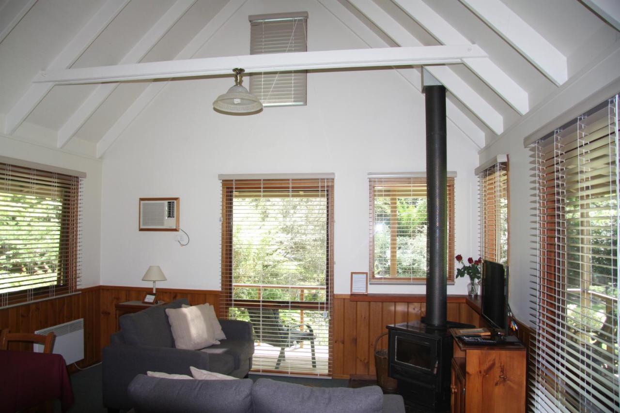 Shady Brook Cottages Harrietville Extérieur photo