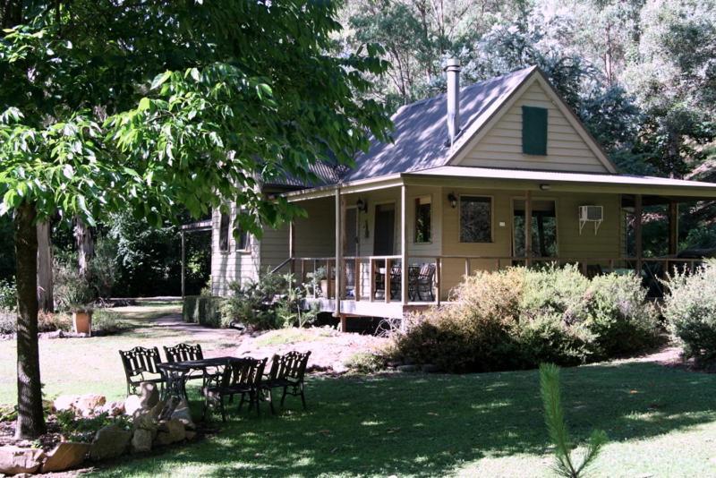 Shady Brook Cottages Harrietville Extérieur photo